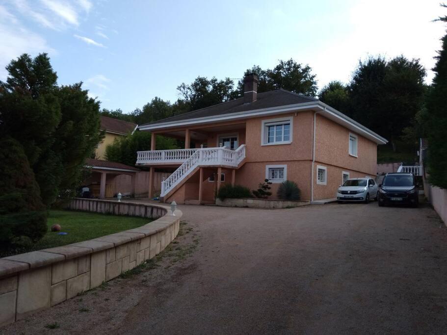 Comme A La Maison ! Chavanoz Exteriör bild